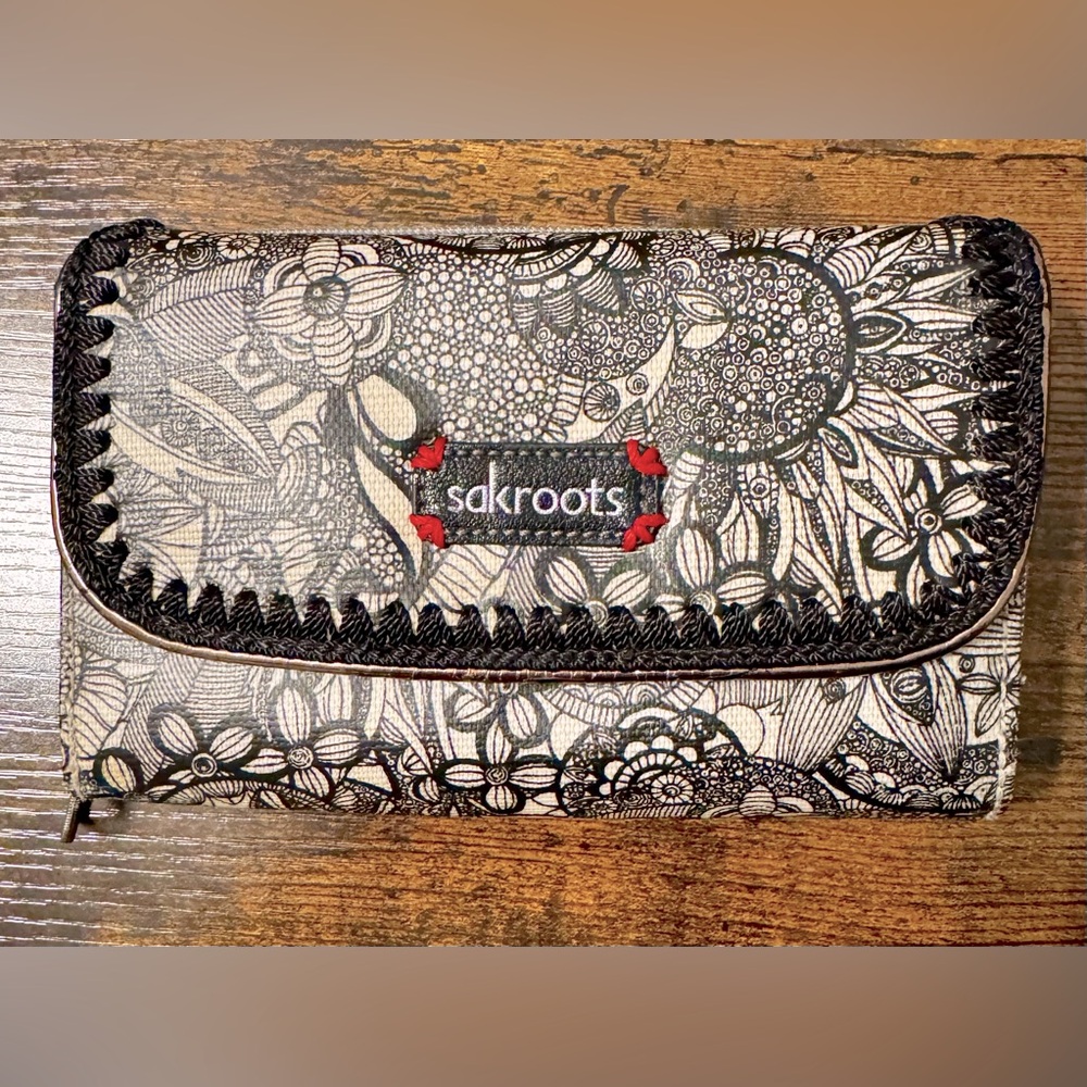 Sakroots The Sak Artist Circle Peace Black and White Canvas TriFold Large Wallet